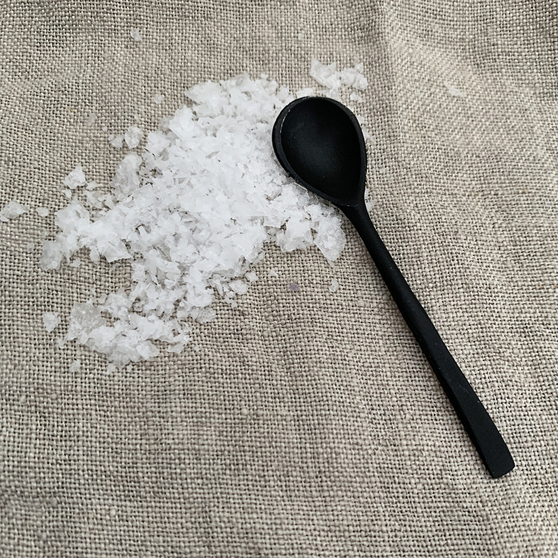 Saltsked - Svart oval 7,5cm