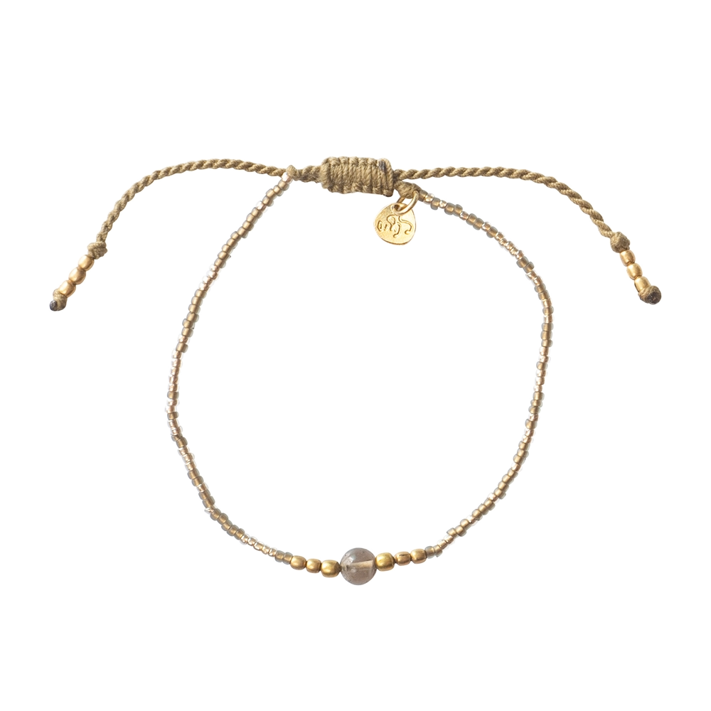 Handgjort armband med Rökkvarts och pärlor i glas och mässing.