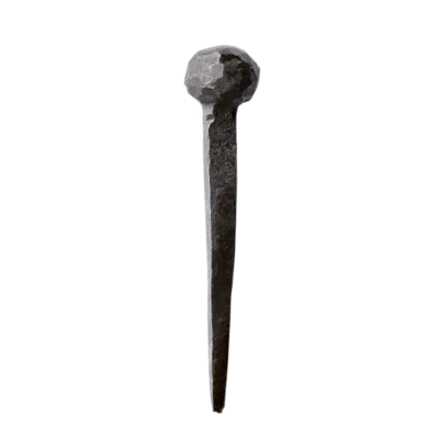 Spik i svart smide med runt huvud, 8cm lång.