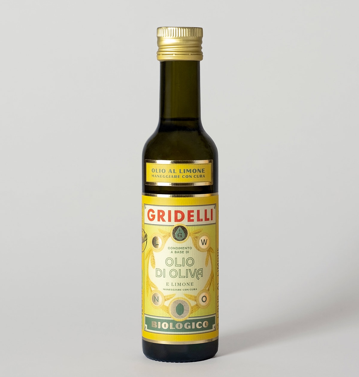 En fin flaska med olivolja citron från Gridelli.
