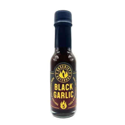 Stark sås med black garlic.