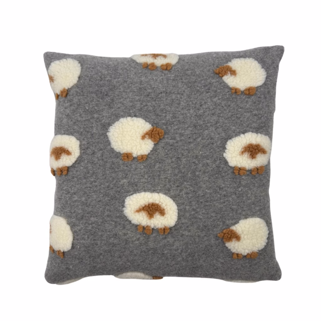 Kuddfodral i grått med söta små får på, sheep dreams.